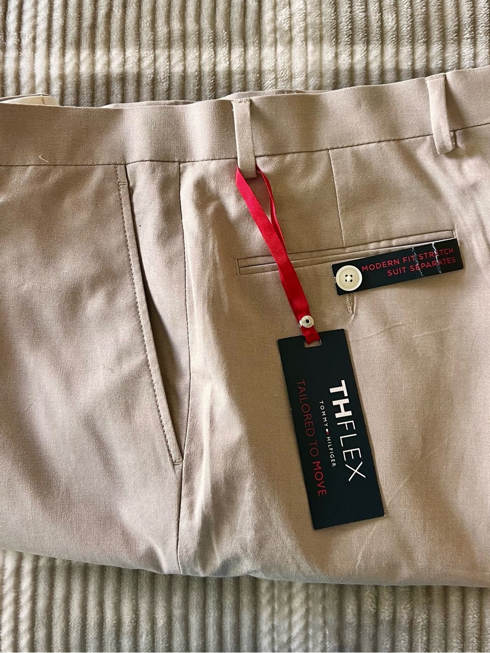 Tommy Hilfiger THFLEX Men's Modern Fit Stretch Pants - Light Tan